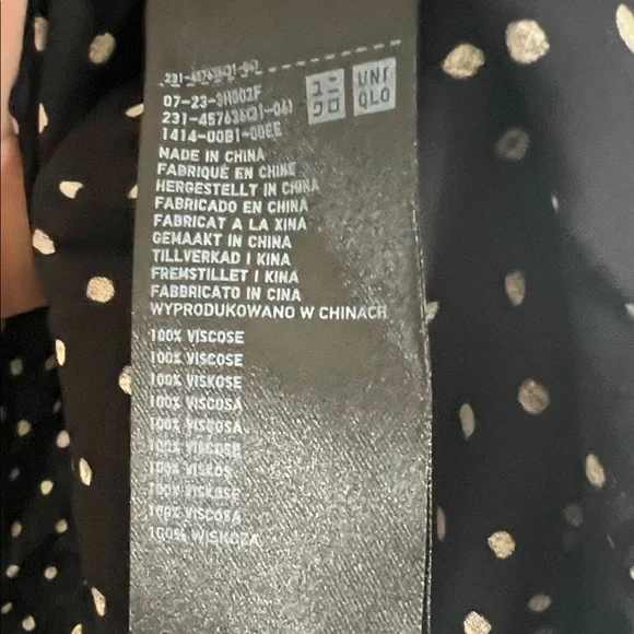 Uniqlo Rayon Blouse | Printed - Picture 9 of 11